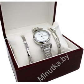 Женские наручные часы GUCCI и два металлических браслета CWC718